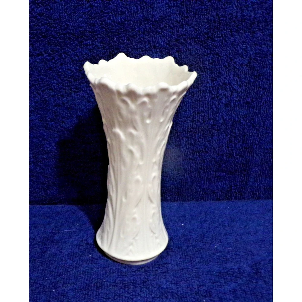Vintage New Lenox Woodland Ivory Vase Original Box 6